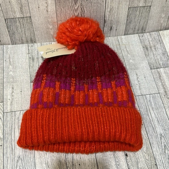 Universal thread red orange sparkling knit winter hat new - Picture 5 of 6